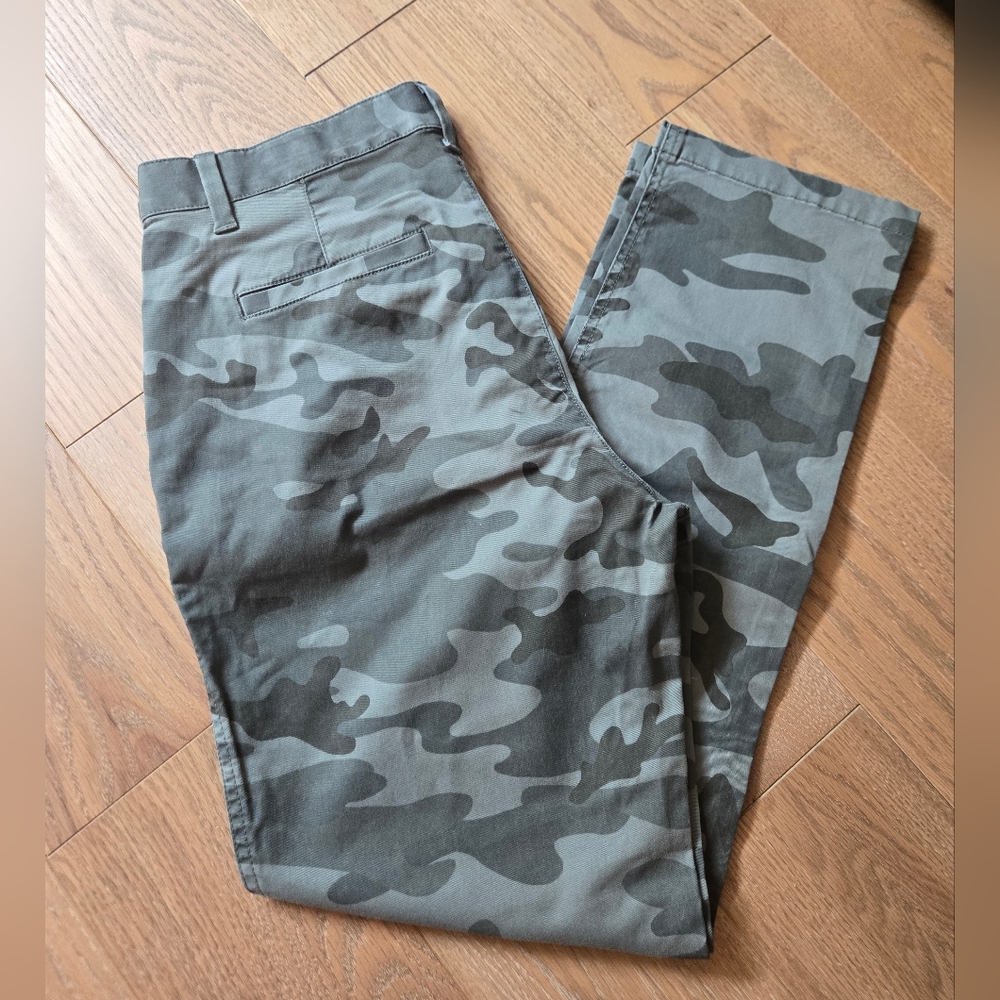 GAP Green Cargo Pants Modern Style